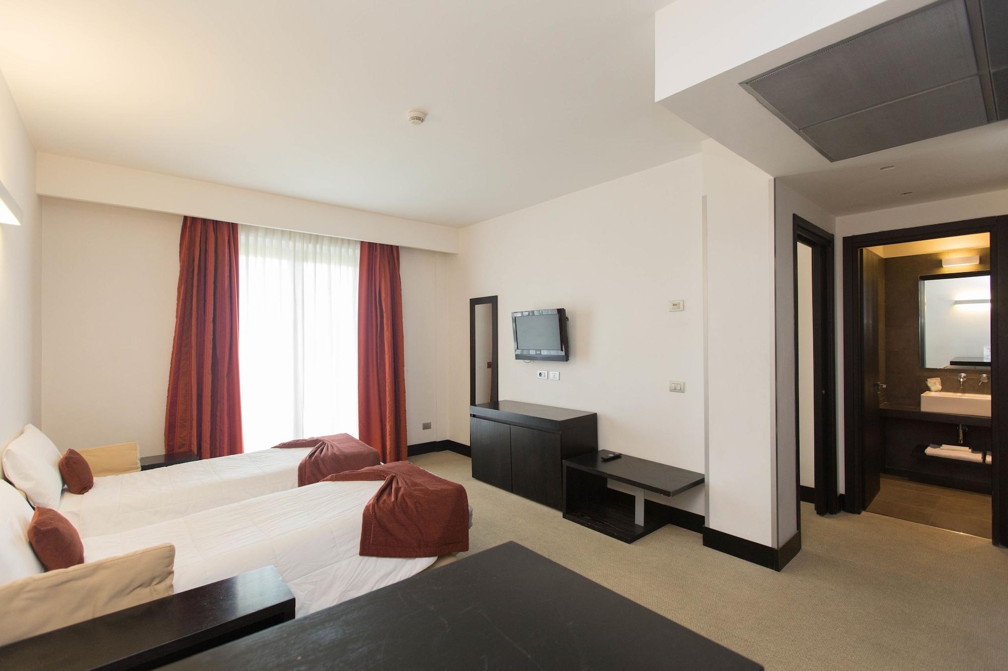 Excel Hotel Roma Ciampino Marino Exterior photo